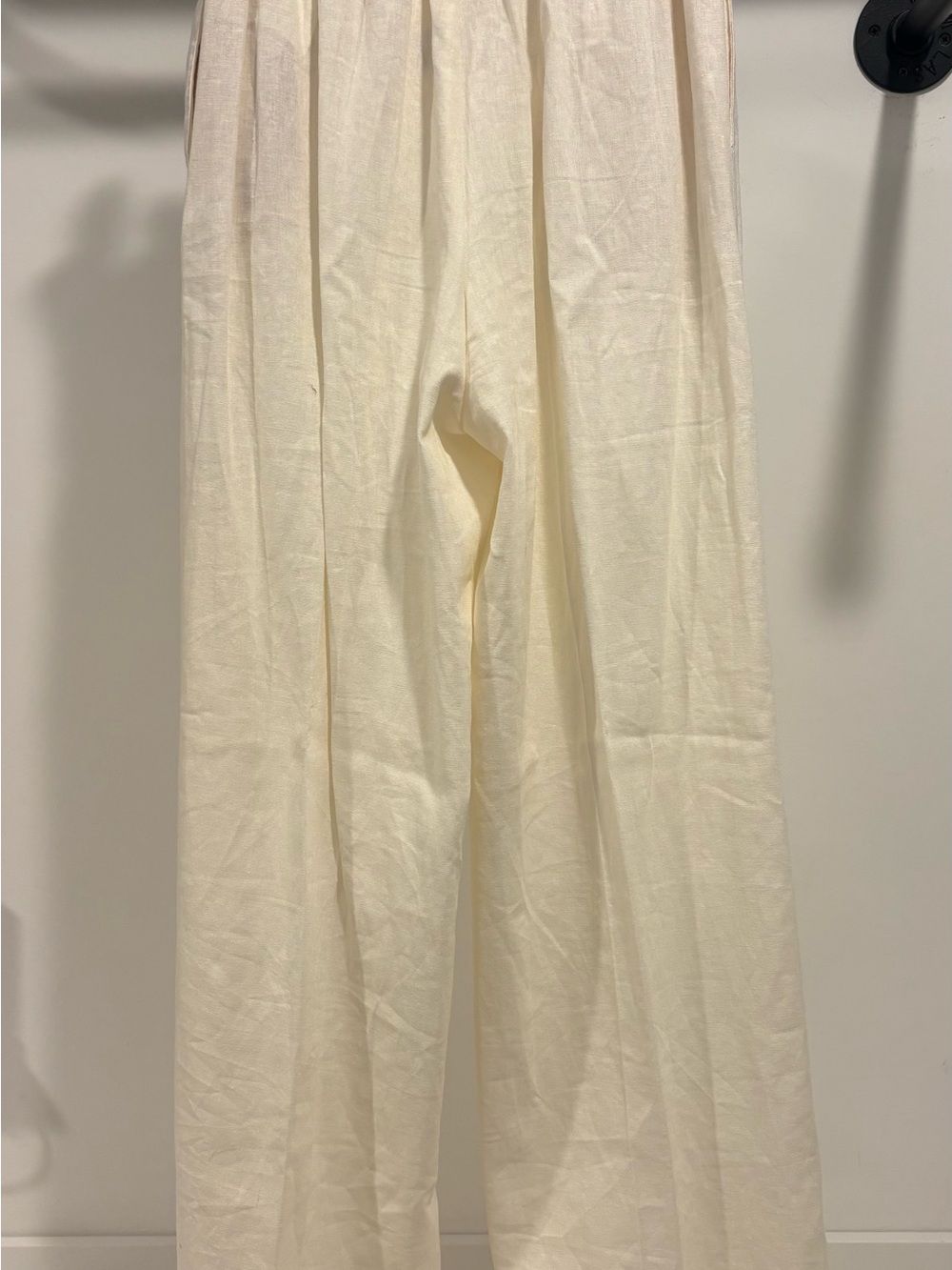Zara women’s Lightweight Cream Linen Pants - Picture 3 of 3